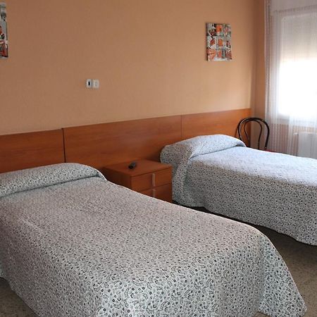 Hostal Cal Siles El Prat de Llobregat Exteriör bild