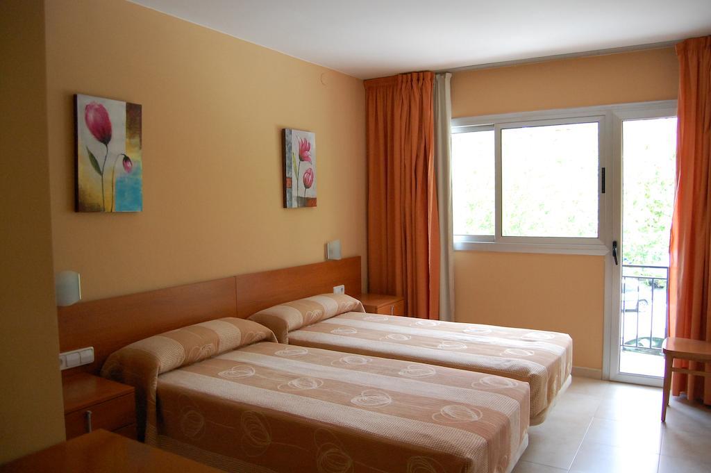 Hostal Cal Siles El Prat de Llobregat Exteriör bild