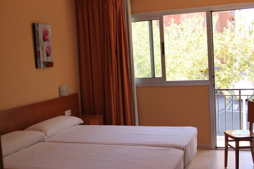 Hostal Cal Siles El Prat de Llobregat Rum bild