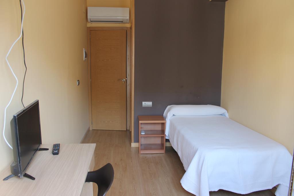 Hostal Cal Siles El Prat de Llobregat Exteriör bild