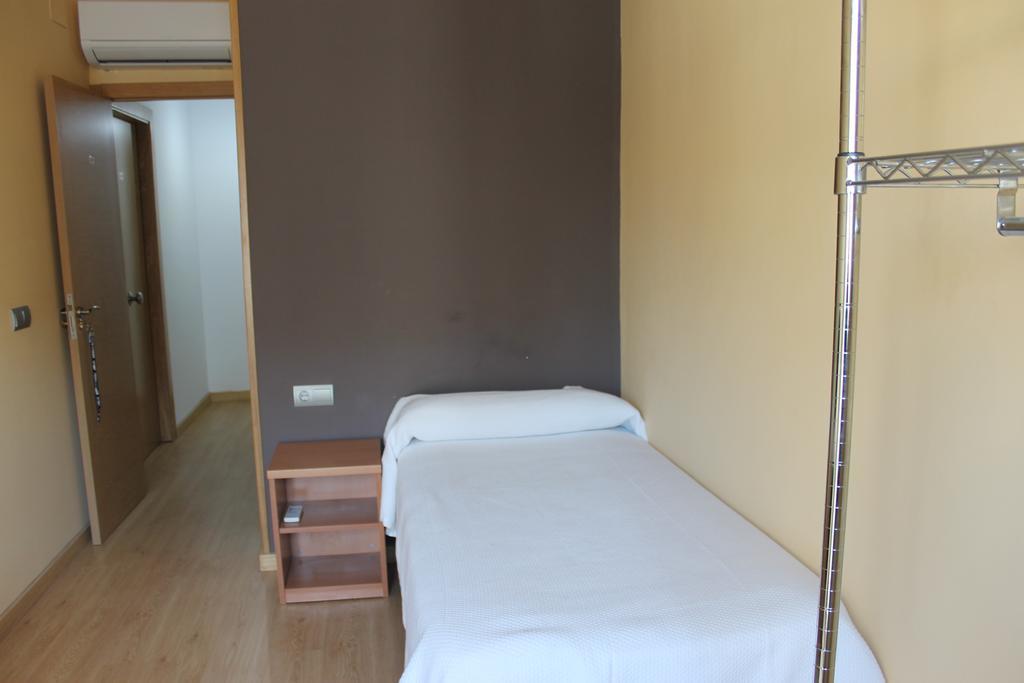 Hostal Cal Siles El Prat de Llobregat Exteriör bild