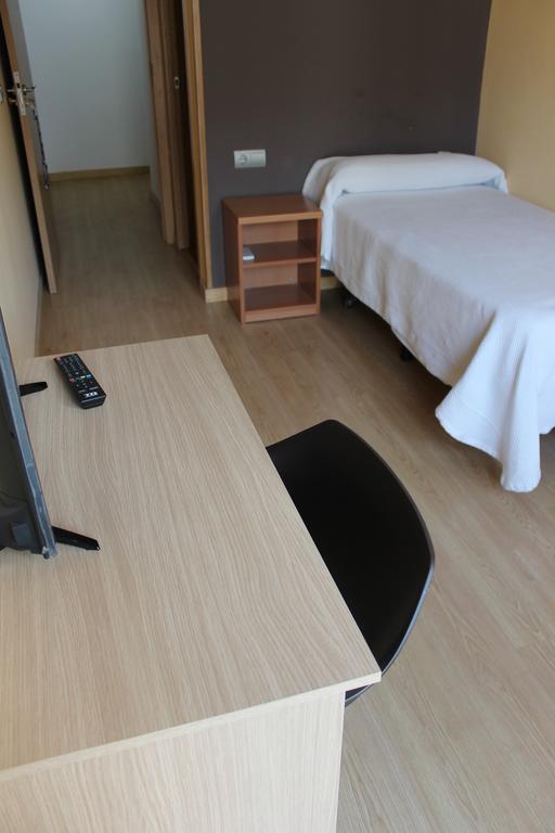 Hostal Cal Siles El Prat de Llobregat Exteriör bild