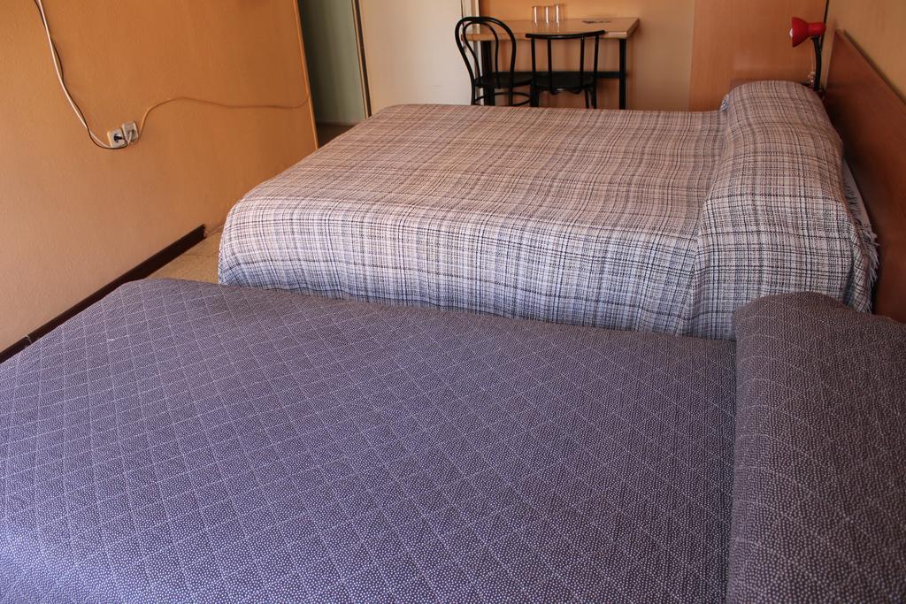 Hostal Cal Siles El Prat de Llobregat Rum bild